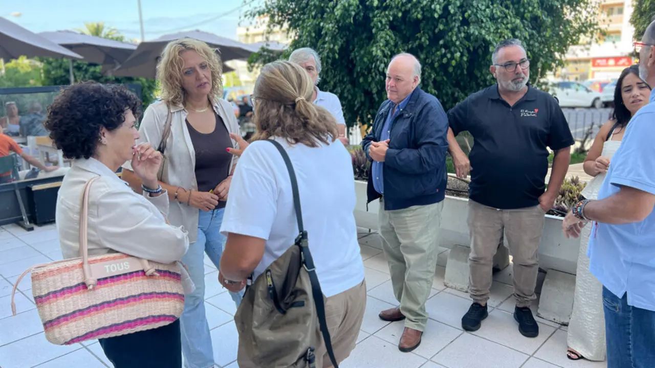 Arona reuni&oacute;n colectivos limpieza