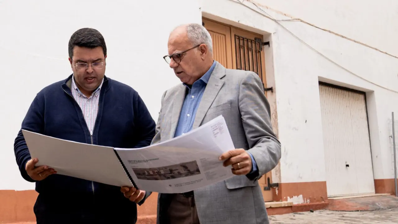 160925 El alcalde de Valle Gran Rey, Borja Barroso, y el presidente del Cabildo de La Gomera, Casimiro Curbelo(1)