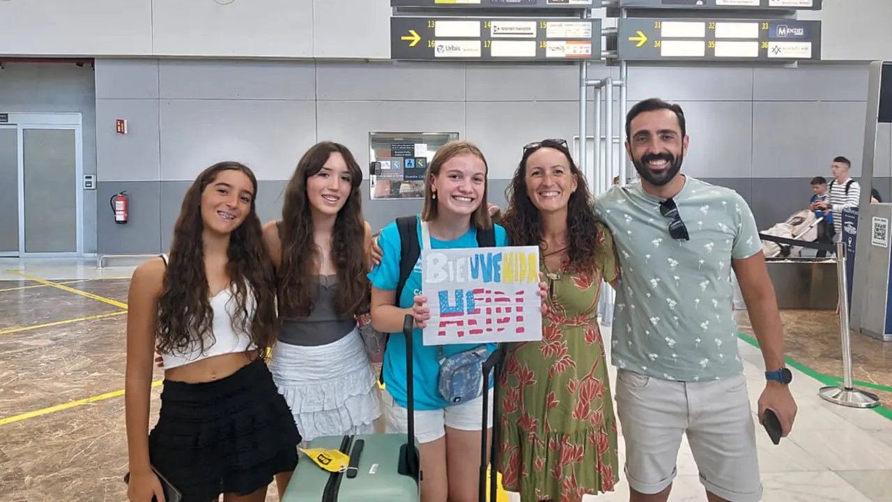 Foto Heidi AFS USA llegada aeropuerto(1)
