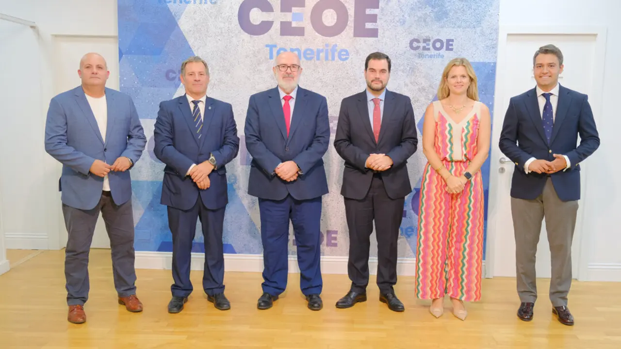 CEOE Parking subterraneo Puertode la Cruz
