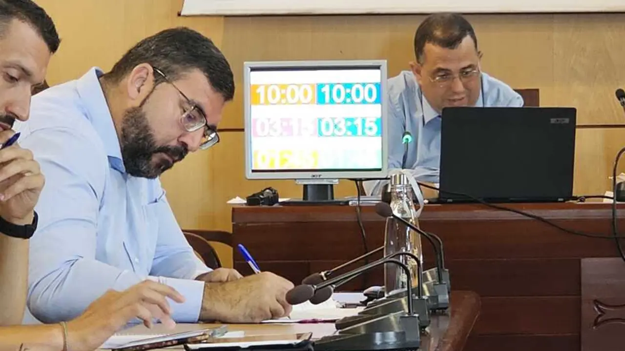 Jacobo L&oacute;pez, portavoz del PP, durante un pleno en Candelaria. / Norchi