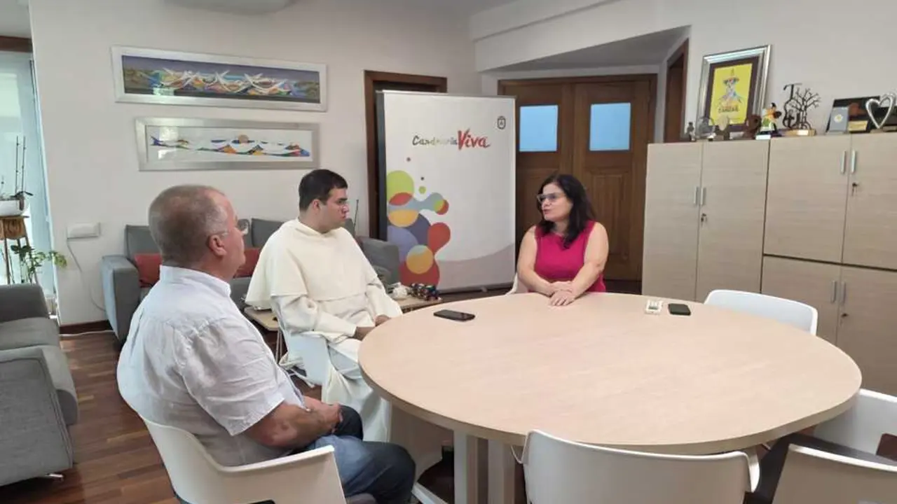Visita  de Dailos Melo, nuevo prior, al Ayuntamiento de Candelaria