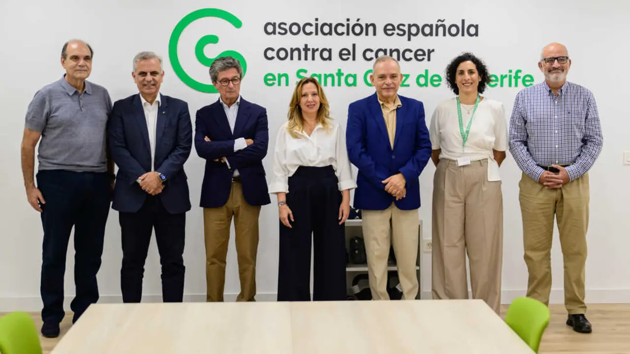 20251107_Visita_nueva_sede_AECC-13(1)