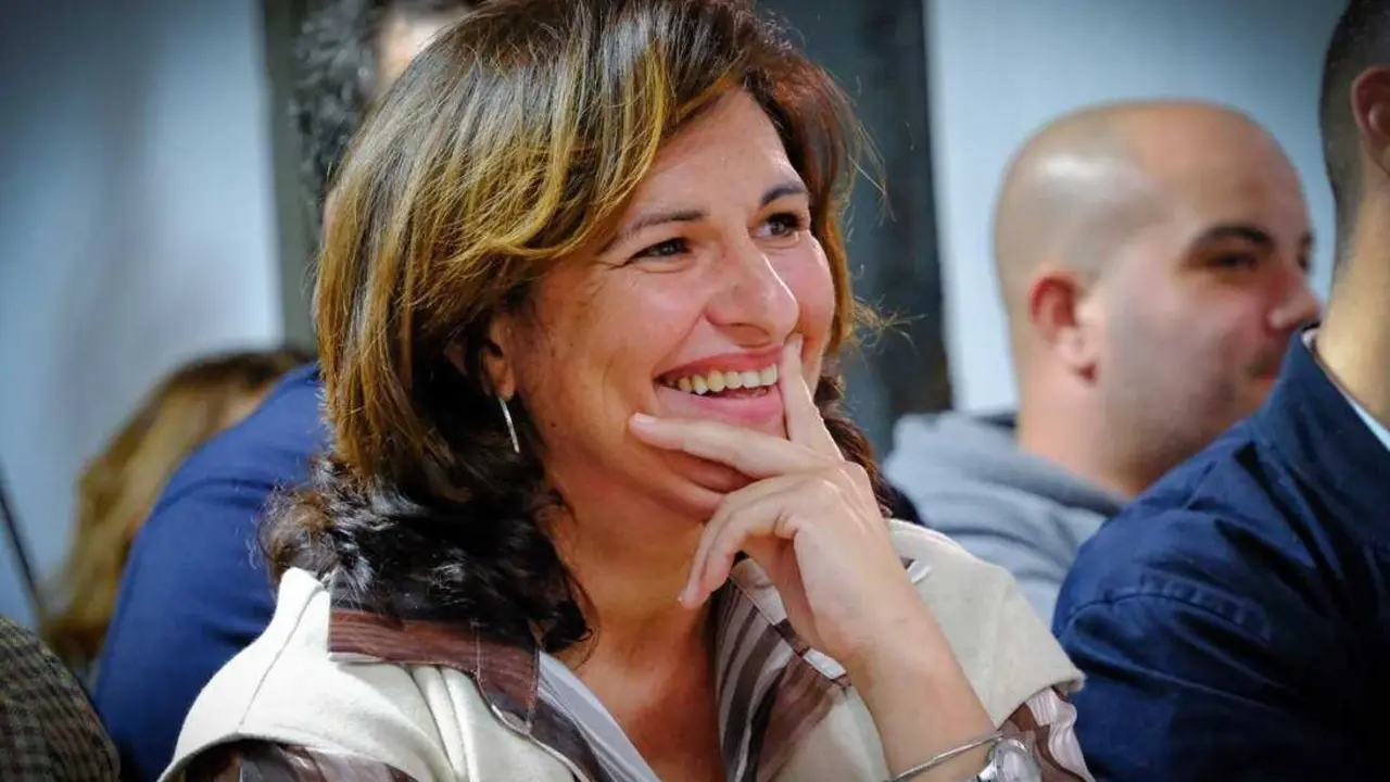 Luisi Castro sonr&iacute;e tras ser reelegida por unanimidad. Elena D&iacute;az