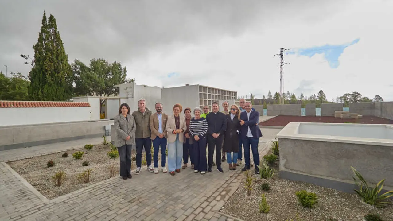 25-11-21_INAUGU_CEMENTERIO_VILAFLOR_015(1)