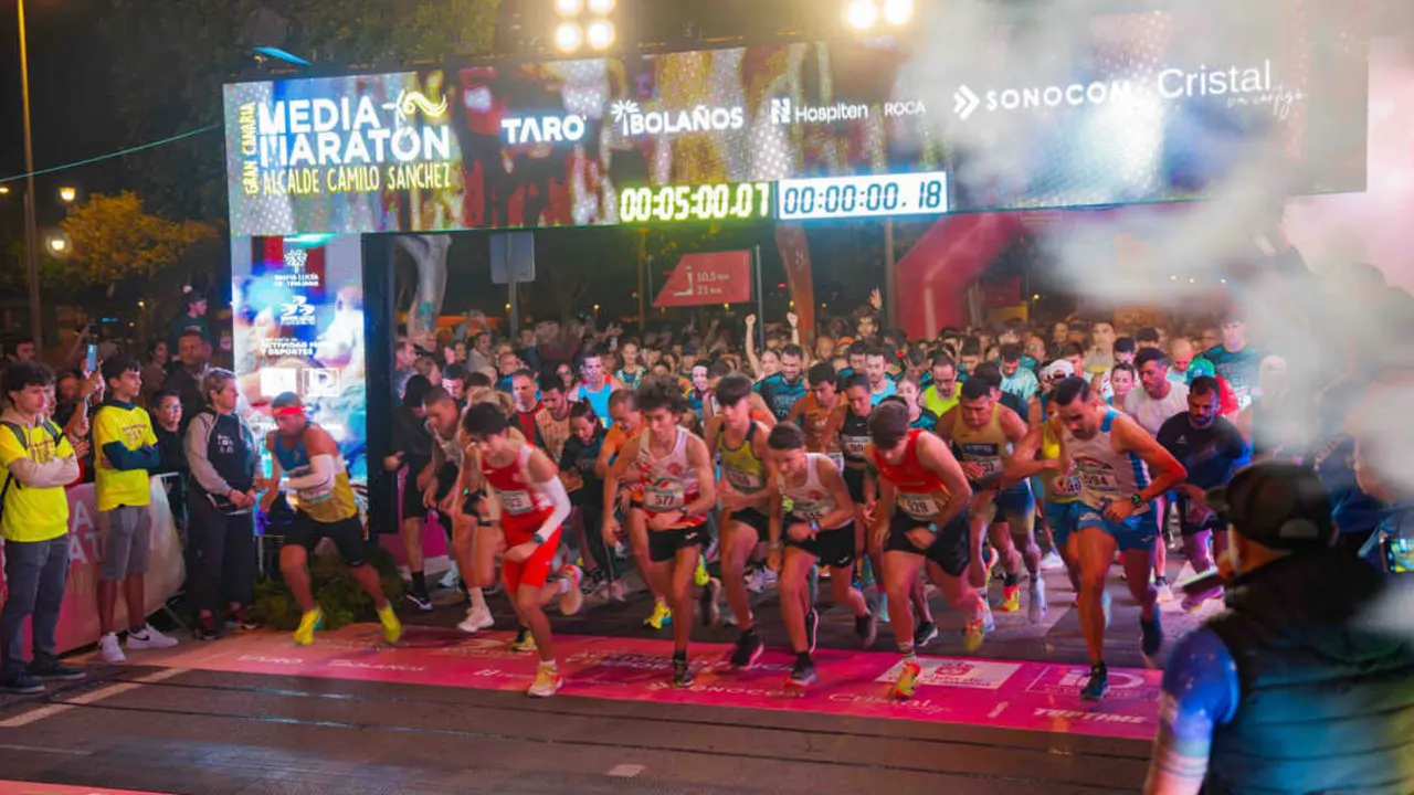 Salida de la Gran Canaria Media Marat&oacute;n Alcalde Camilo S&aacute;nchez