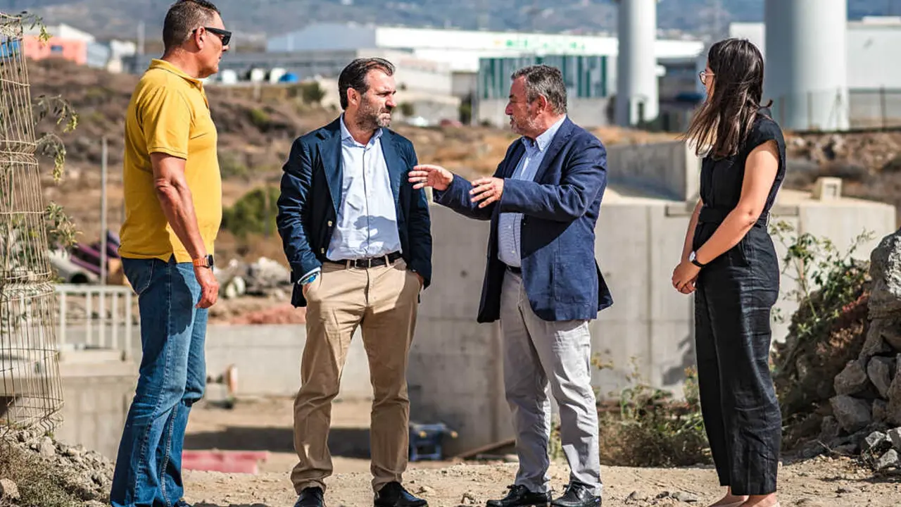 Manuel Fern&aacute;ndez durante una visita a un pol&iacute;gono industrial(1)