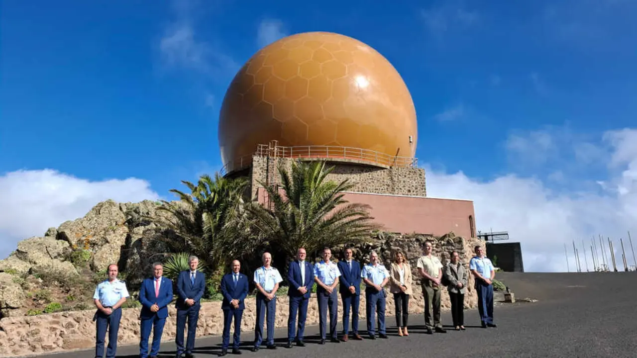 Foto grupo_recepci&oacute;n oficial del nuevo radar_EVA22(1)