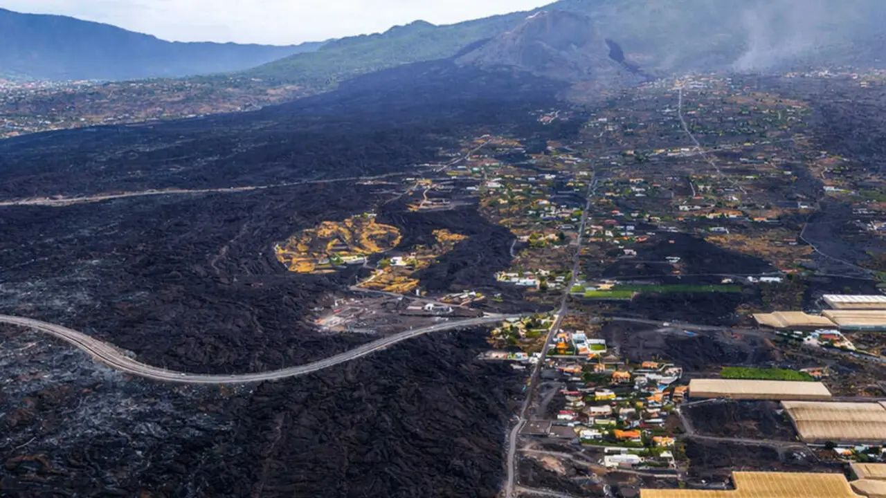 vista parcial de la zona afectada por la erupci&oacute;n ILOVETHEWORLD