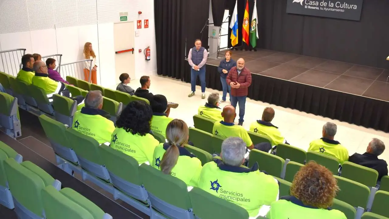 Presentaci&oacute;n de un Plan de Empleo en El Rosario