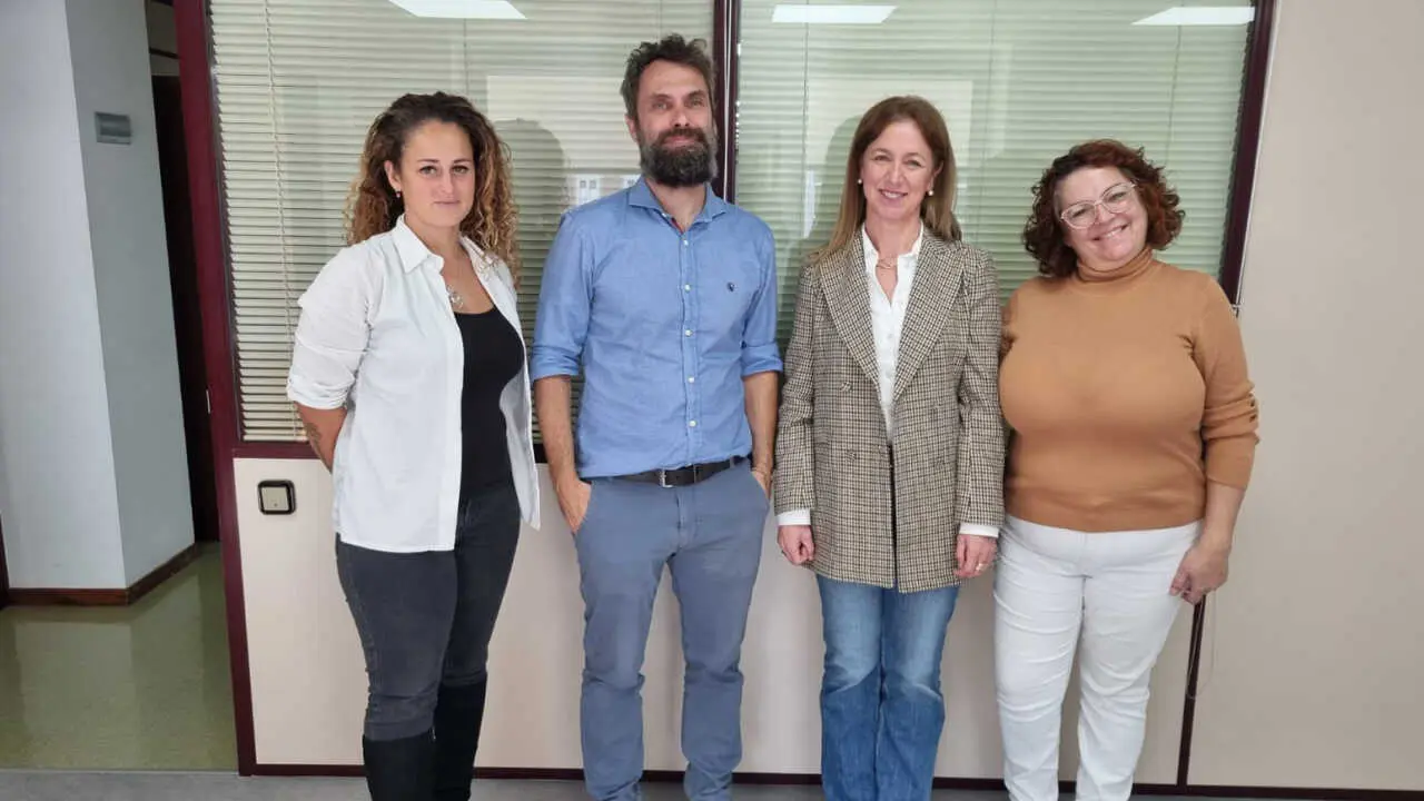 Aut&oacute;nomos canarios reuni&oacute;n directora general