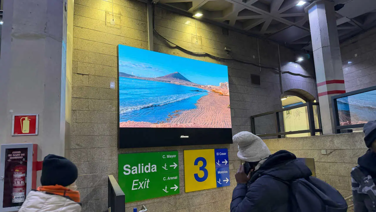 Campa&ntilde;a turistica de Granadilla de Abona en el Metro de Madrid con motivo de FITUR. Foto Esteban P&eacute;rez