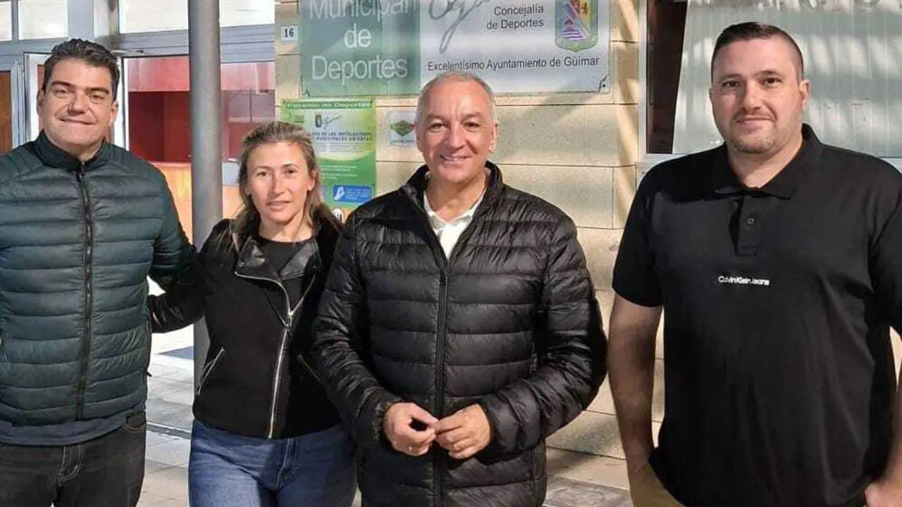 Valent&iacute;n Correa y Luis Campos junto a los nuevos dirigentes de NC en G&uuml;&iacute;mar