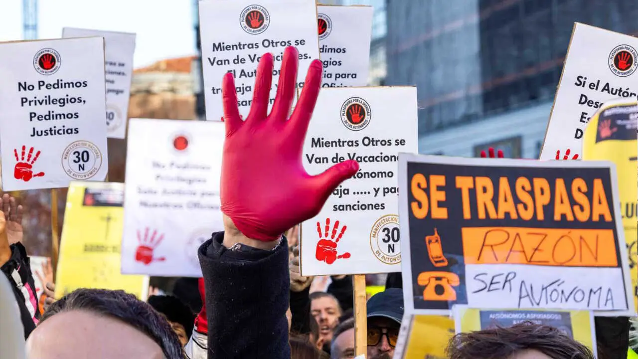 Plataforma-Dignidad-Autonomos-Logo-Manifestacion(1)