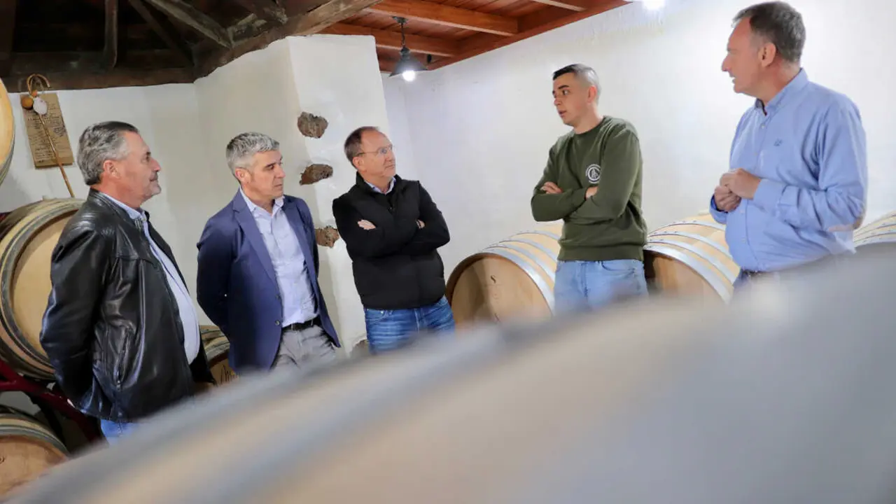 Michael Candelario, en su bodega