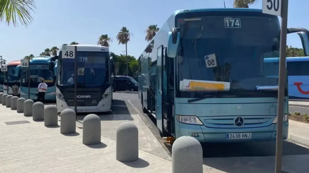 Aena quer&iacute;a cobrarle un canon al transporte discrecional