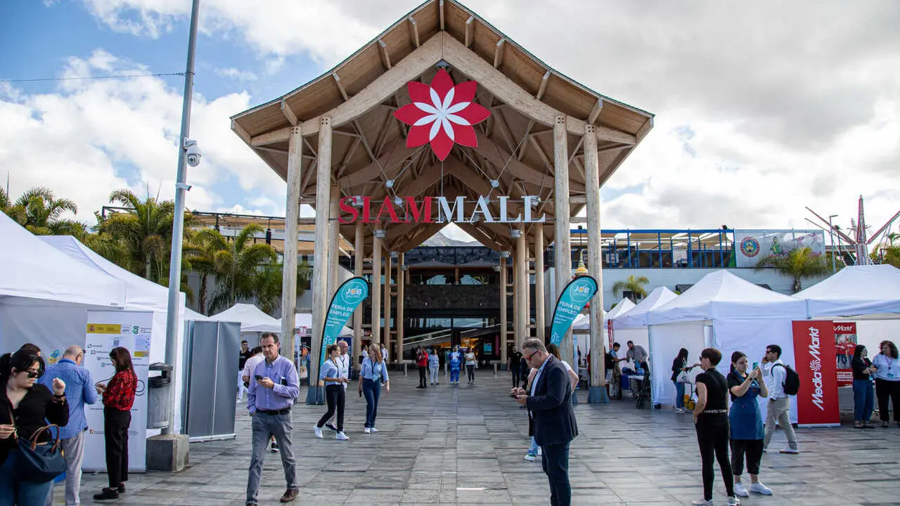 Adeje Job Dating en el Siam Mall