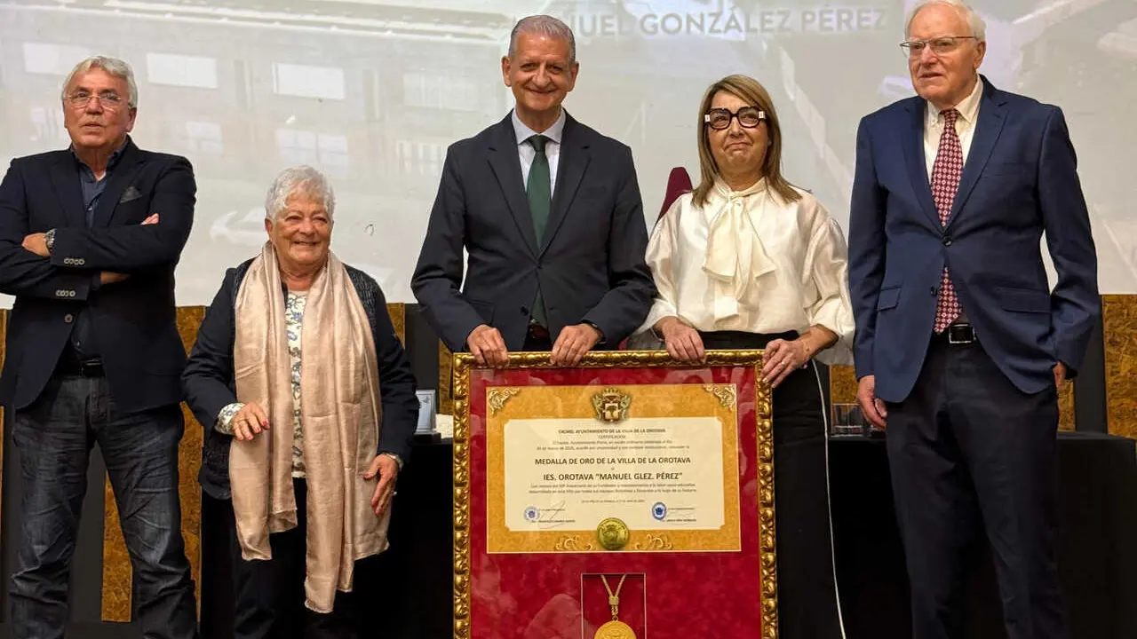 Medalla de Oro al IES Manuel Gonz&aacute;lez P&eacute;rez por sus 50 a&ntilde;os de trayectoria