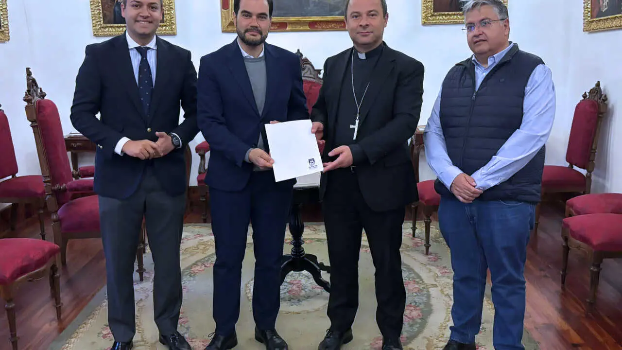 FOTO FAMILIA OBISPADO