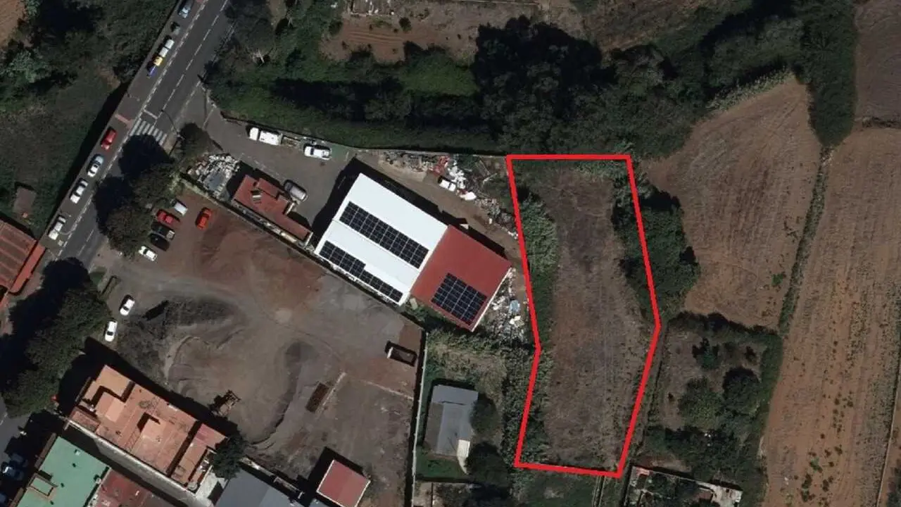 Delimitaci&oacute;n de la parcela comprada.