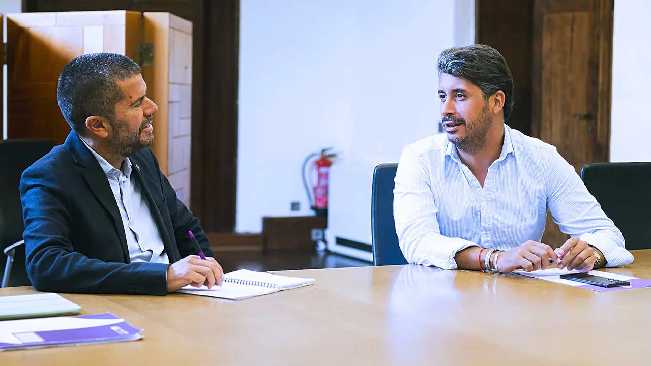 El rector Francisco Garc&iacute;a y el alcalde Luis Yeray Guti&eacute;rrez, en una imagen de archivo(1)