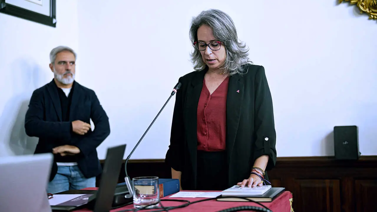 Carolina Castro prometiendo su cargo(1)