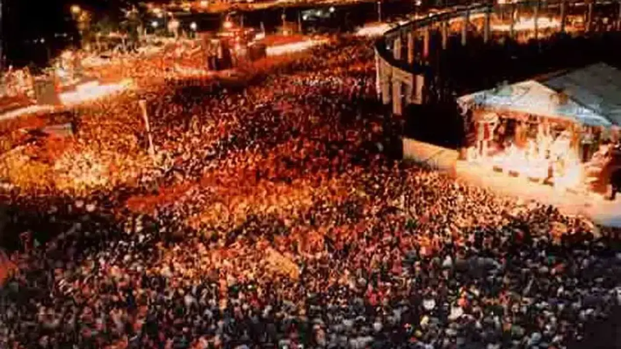 En 1987 Tenerife entr&oacute; en el libro r&eacute;cord Guinness con el mayor baile, 200.000 personas.