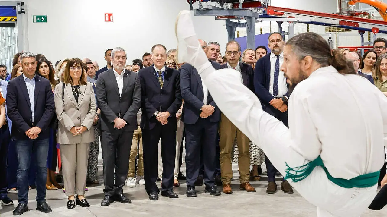 Inauguraci&oacute;n nueva planta de Europl&aacute;tano6(1)
