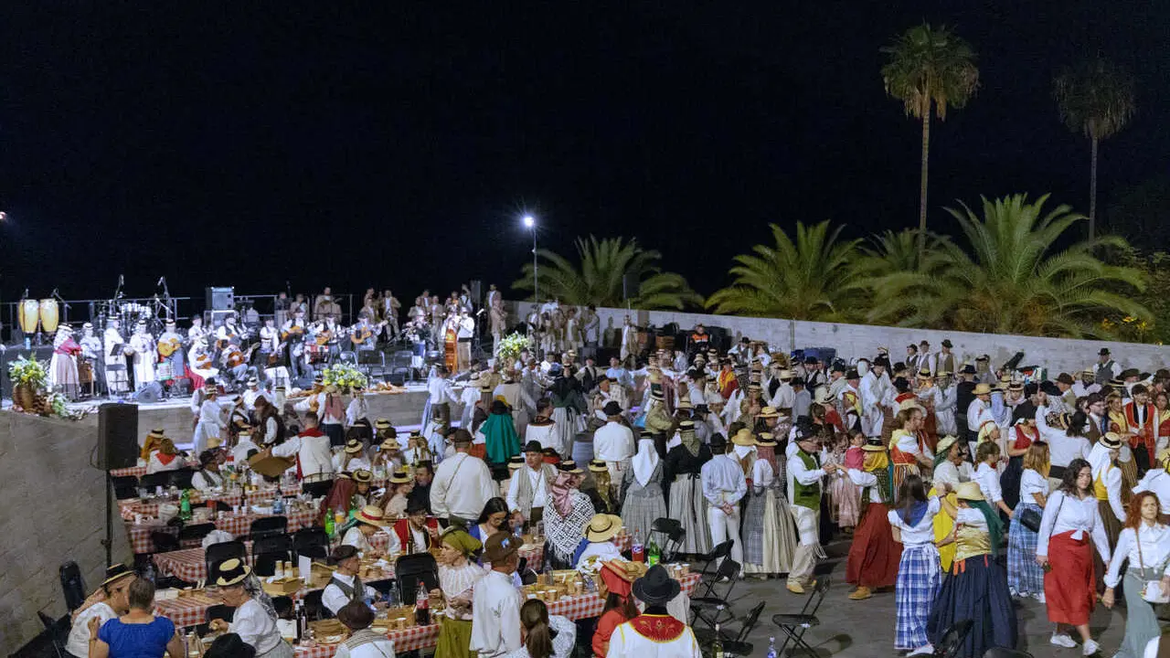 BAILE DE MAGOS ADEJE 1(1)