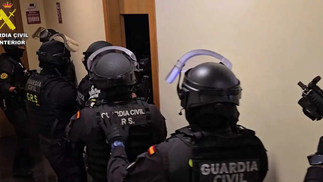 Guardia Civil Coca&iacute;na Armas 40(1)