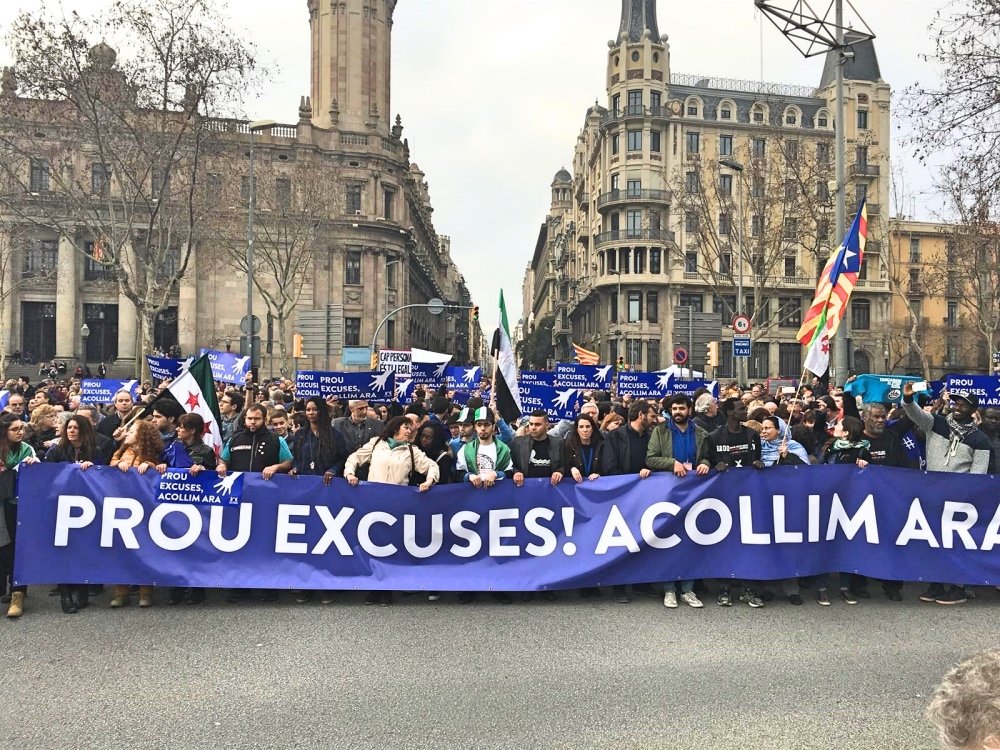 marcha-Barcelona-refugiados_Fotor