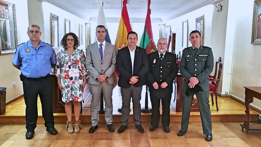 Nuevo Sub comisario Policía1_Fotor