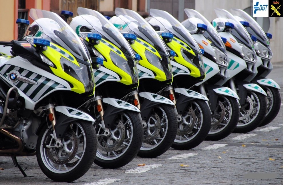 Guardia civil Tráfico FOTOGRAFÍA Vuelta Ciclista 2_Fotor