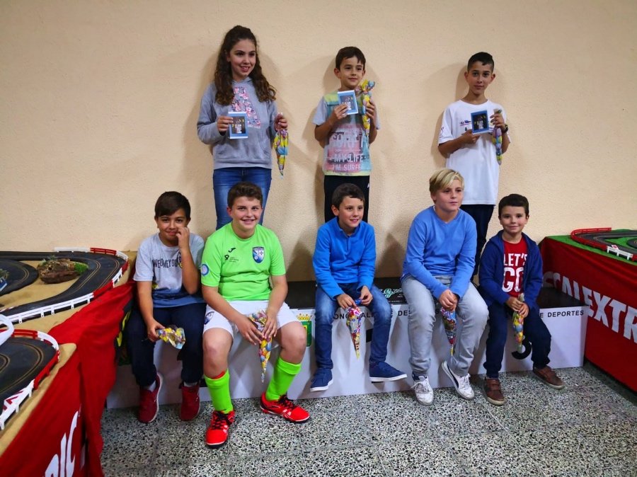 Competición scalextric-podium categoría infantil_Fotor