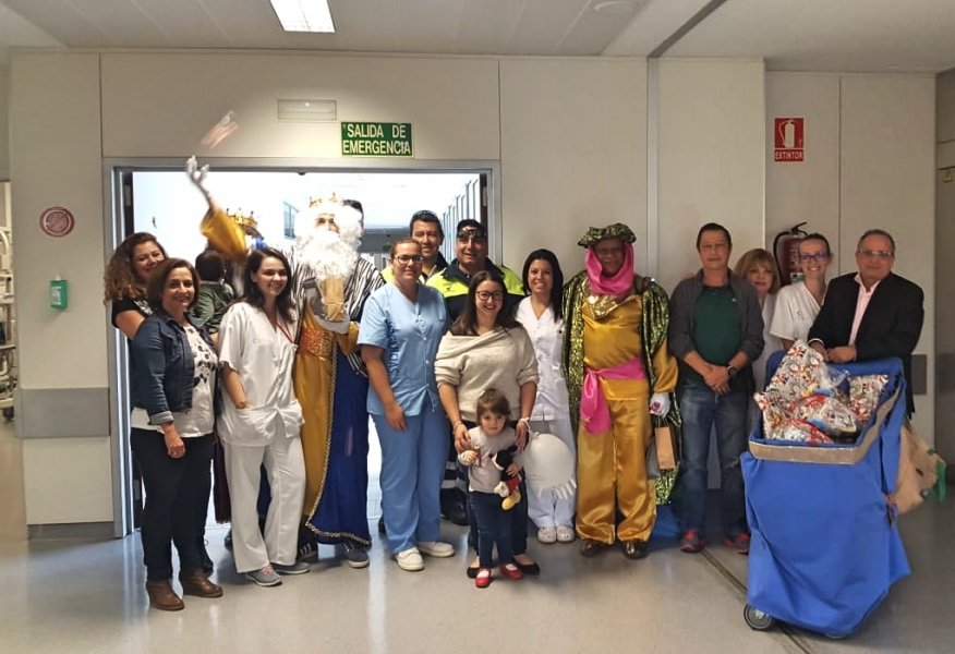 Visita de los Reyes Magos al Hospital Ntra Señora de Gudalupe_Fotor