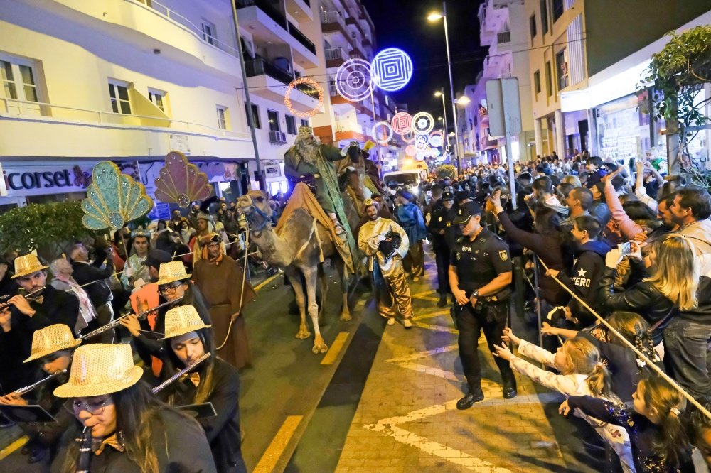 Cabalgata reyes Magos Arona_Fotor