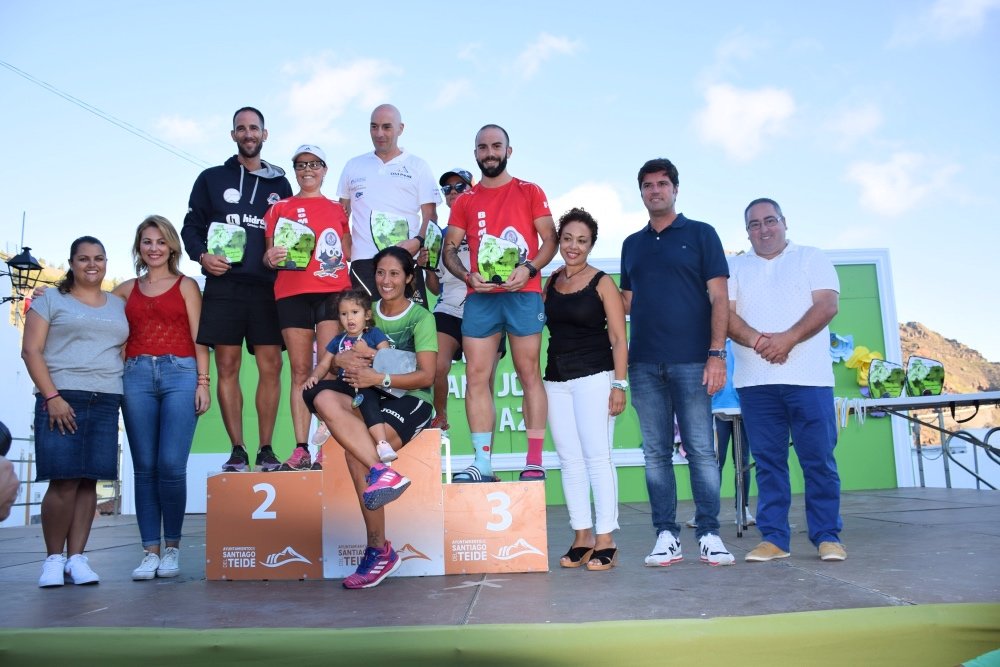 Podium masculino y femenino local-2_Fotor