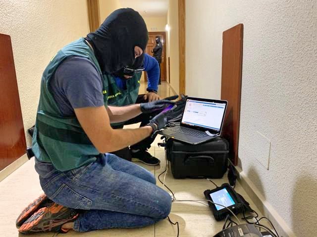 La Guardia Civil detiene en Tenerife a un presunto yihadista _05_Fotor